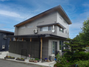 大波の家